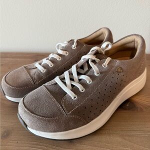 Xelero Women's Heidi Fawn X22263 Leather Upper Sneakers Sz EUR 40, US Sz 9.5-10